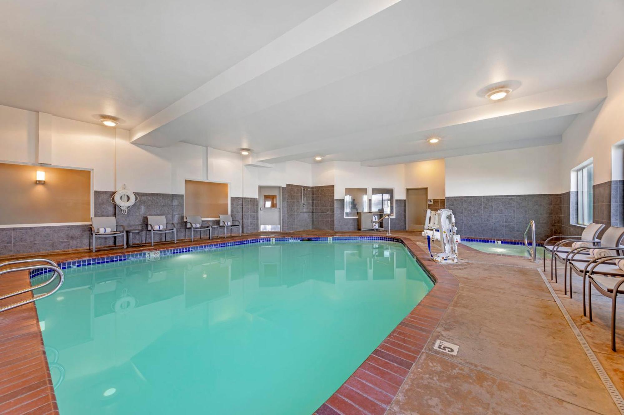 Holiday Inn Express Hotel & Suites Astoria By Ihg Zewnętrze zdjęcie